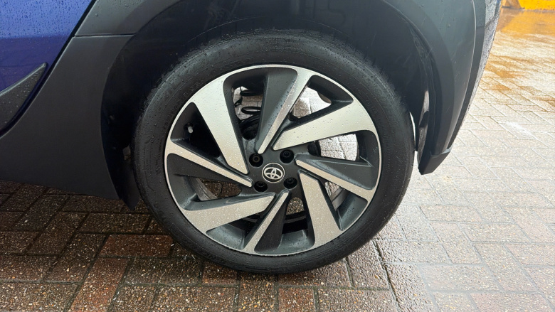 Toyota Aygo X 1.0 VVT-i Edge 5dr Petrol Hatchback